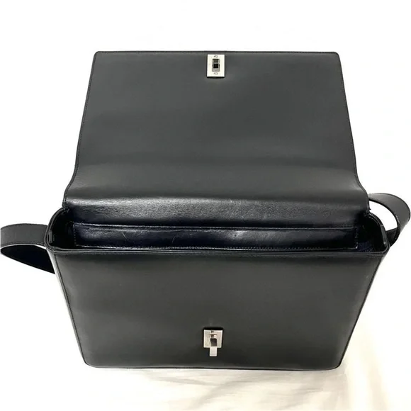 Gucci Black Leather Shoulder Bag - Picture 7 of 16